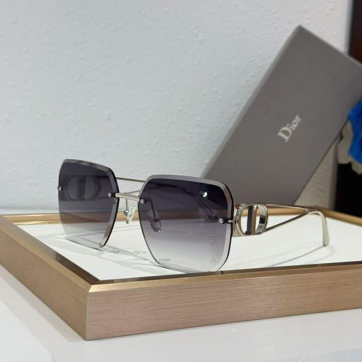 Picture of Dior Sunglasses _SKUfw77795969fw